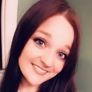 Meet your Posher, Caitlin